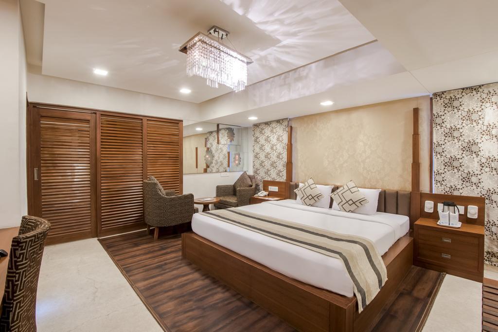 Inder Residency Hotel Ahmedabad Ngoại thất bức ảnh