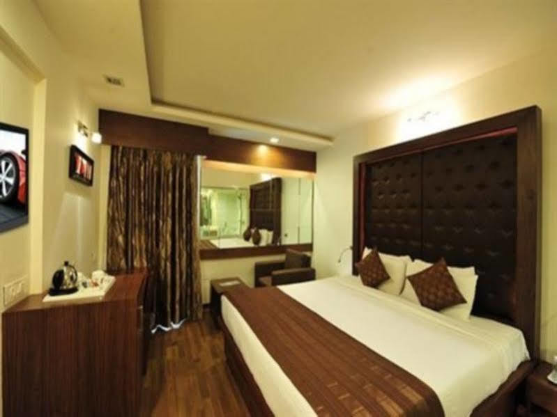 Inder Residency Hotel Ahmedabad Ngoại thất bức ảnh