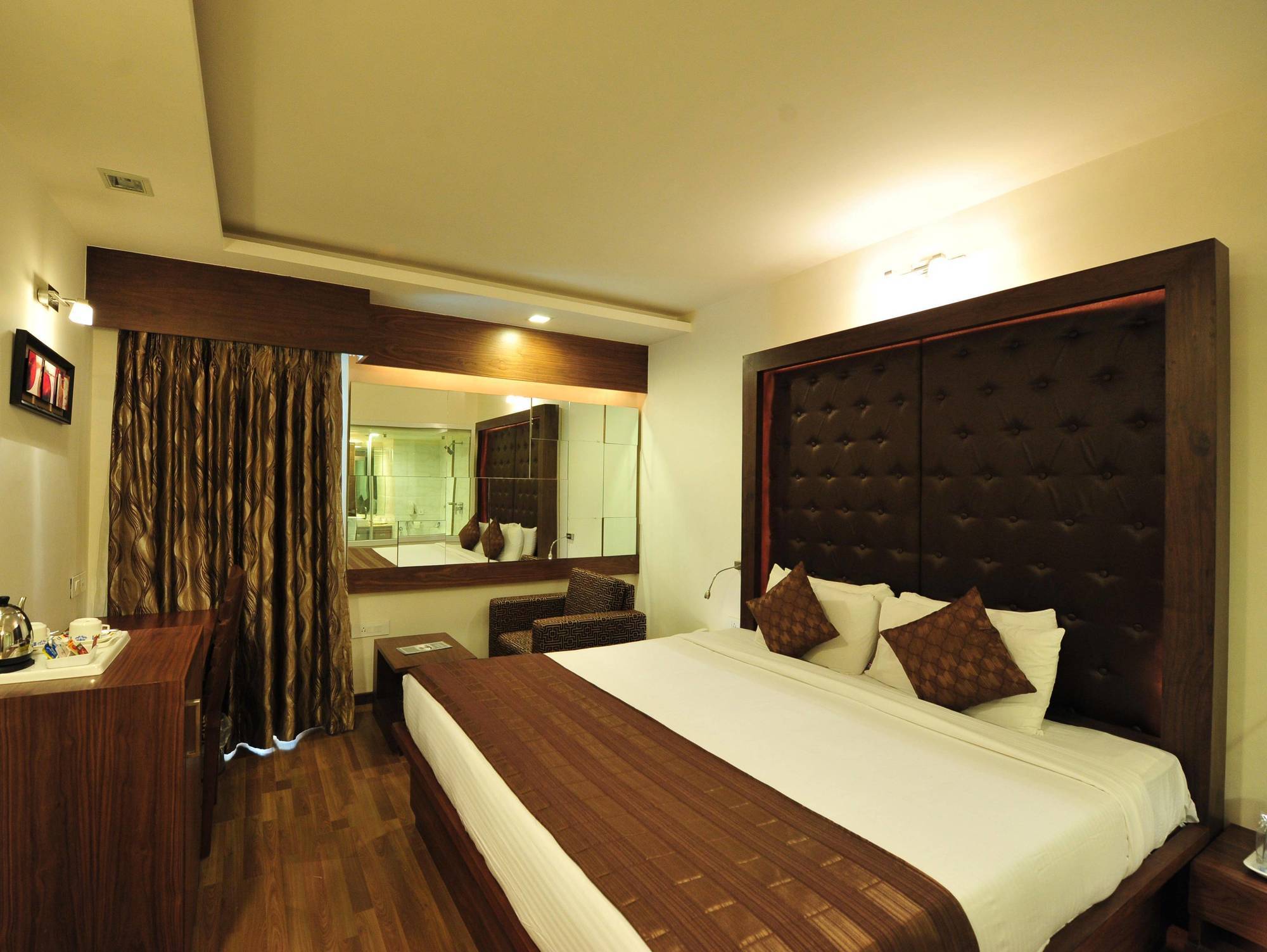 Inder Residency Hotel Ahmedabad Ngoại thất bức ảnh